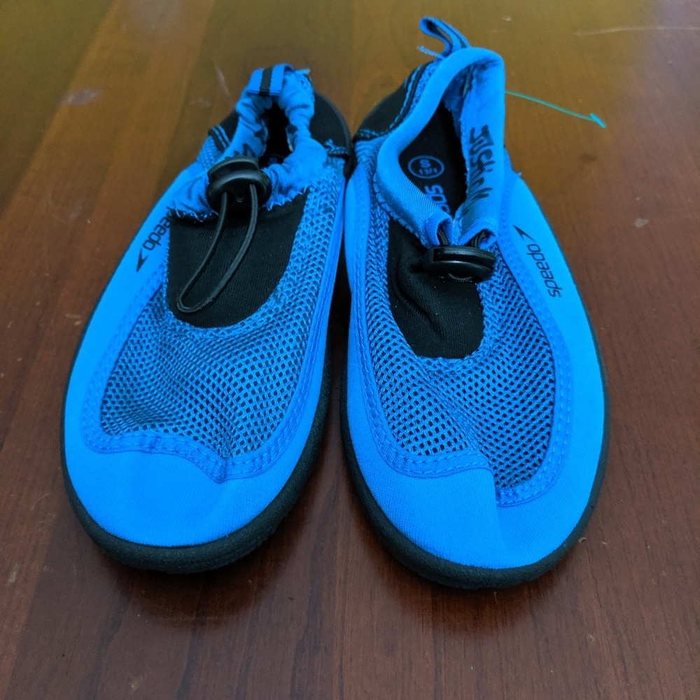 Swimming shoe